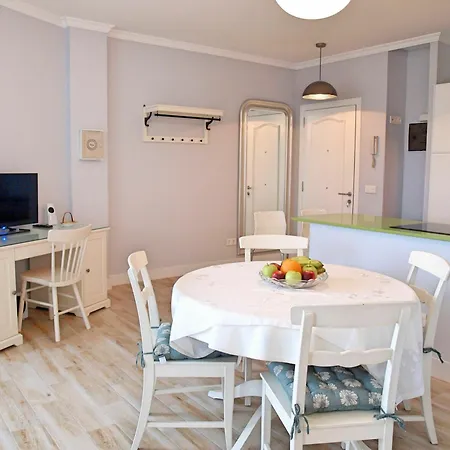 Apartment Flatguest - Seaside Beauty *